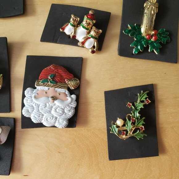 8 Christmas Brooch Pins and 3 Earrings - Picture 6 of 9